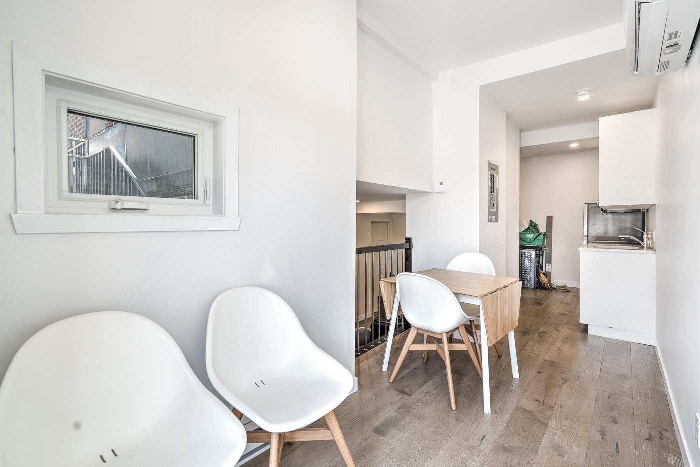 









2101

 - 2105


Rue Everett

,
Montréal (Villeray/Saint-Michel/Parc-Extension),




QC
H2E1P6

