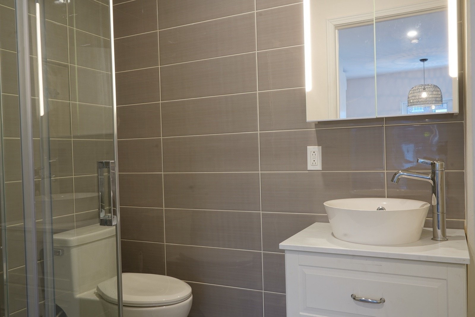 









2101

 - 2105


Rue Everett

,
Montréal (Villeray/Saint-Michel/Parc-Extension),




QC
H2E1P6

