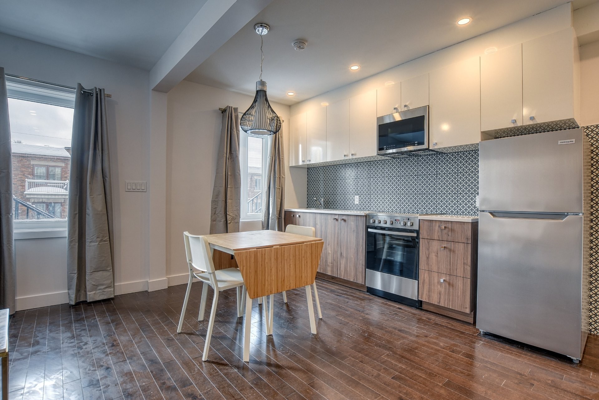 









2101

 - 2105


Rue Everett

,
Montréal (Villeray/Saint-Michel/Parc-Extension),




QC
H2E1P6


