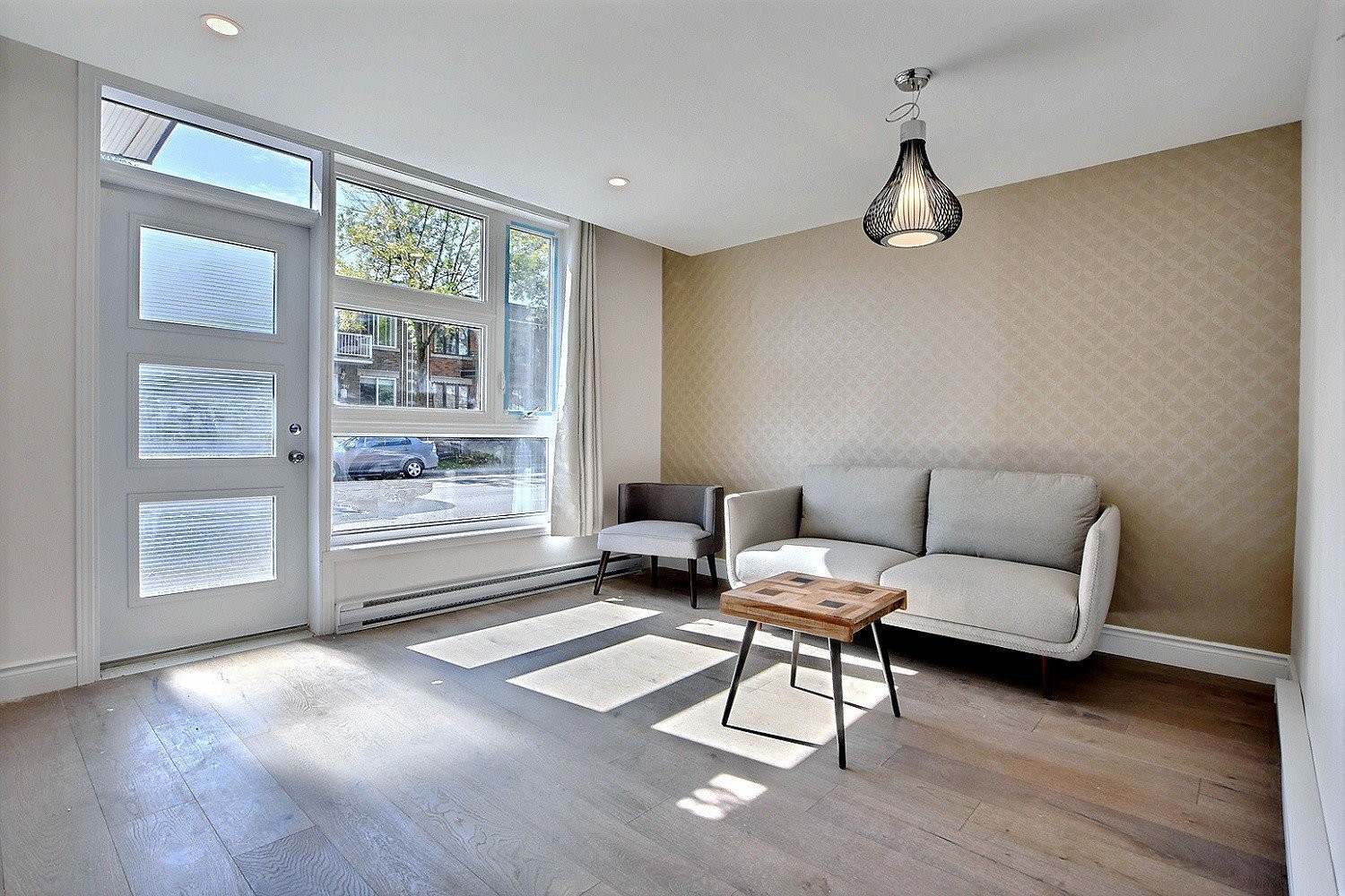 









2101

 - 2105


Rue Everett

,
Montréal (Villeray/Saint-Michel/Parc-Extension),




QC
H2E1P6

