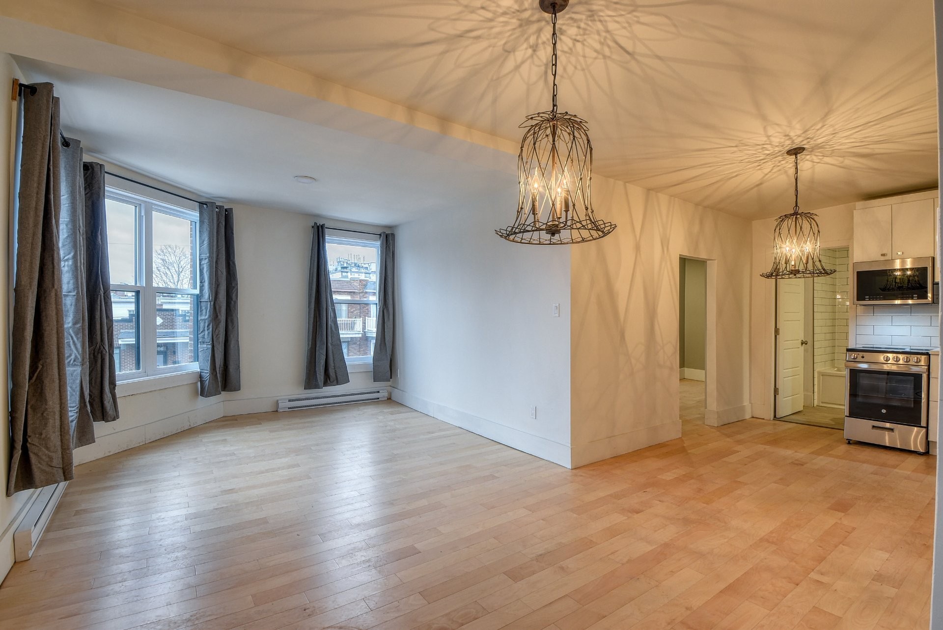 









2101

 - 2105


Rue Everett

,
Montréal (Villeray/Saint-Michel/Parc-Extension),




QC
H2E1P6


