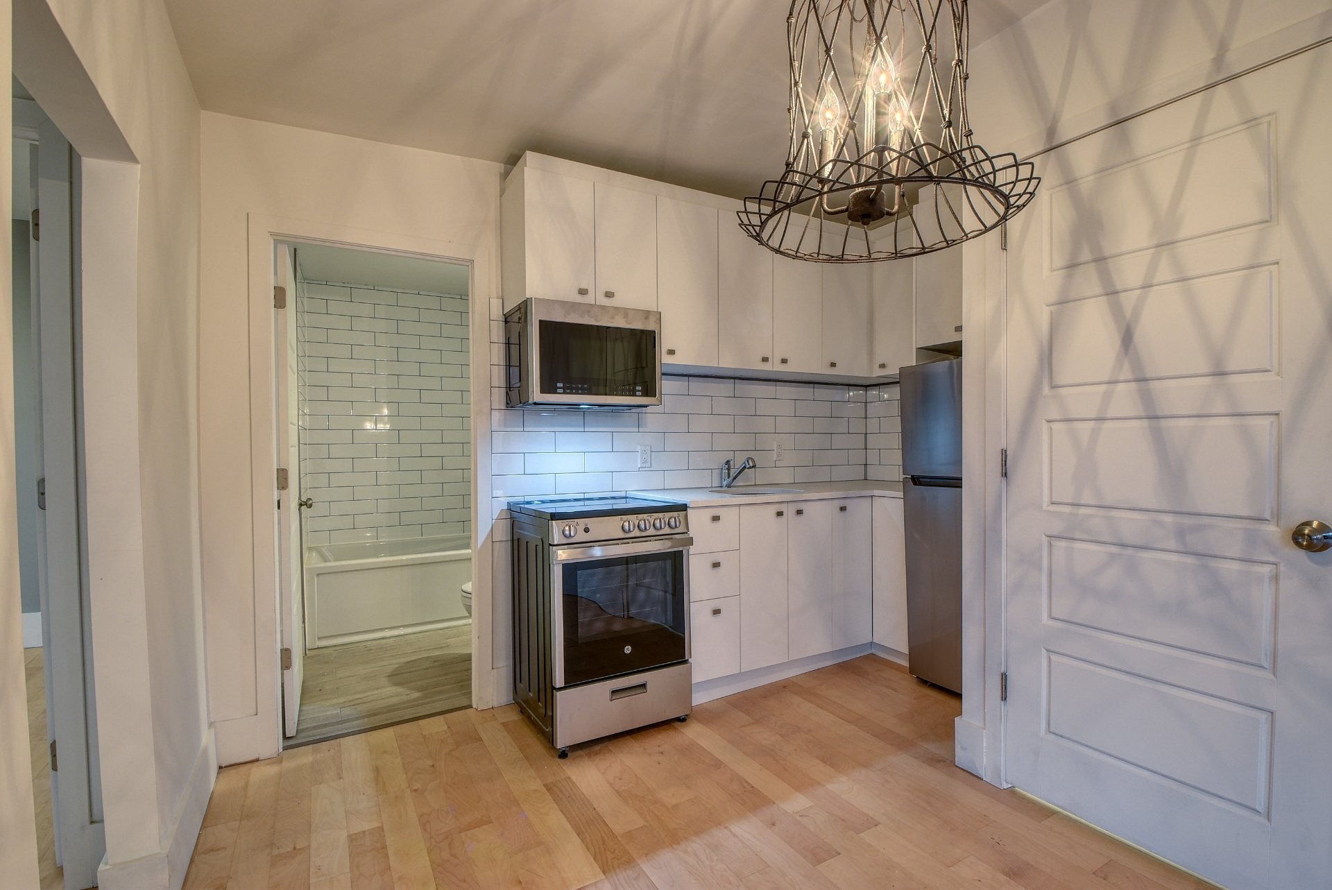 









2101

 - 2105


Rue Everett

,
Montréal (Villeray/Saint-Michel/Parc-Extension),




QC
H2E1P6

