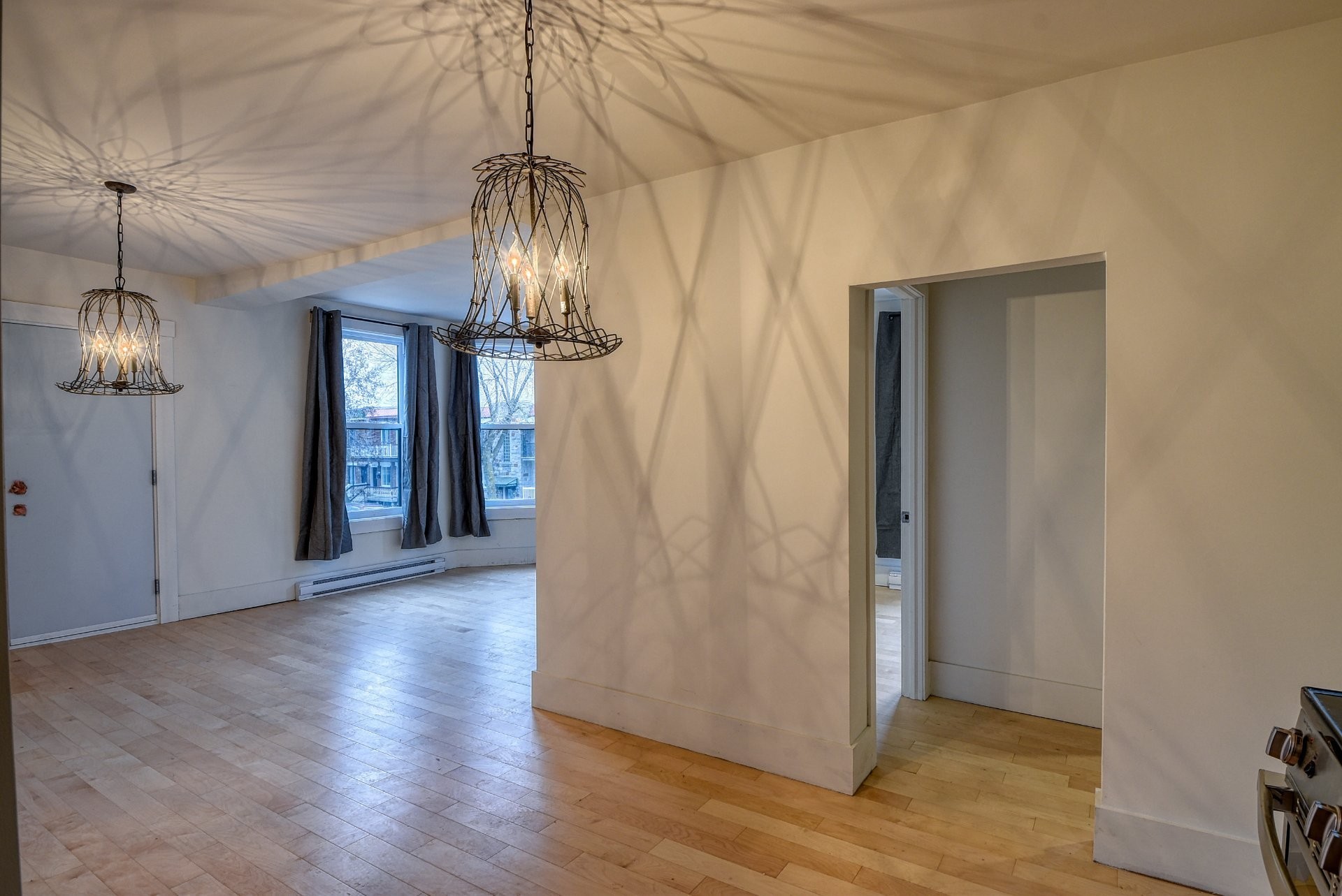 









2101

 - 2105


Rue Everett

,
Montréal (Villeray/Saint-Michel/Parc-Extension),




QC
H2E1P6

