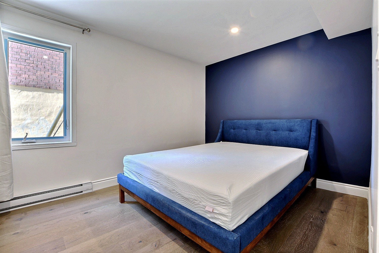 









2101

 - 2105


Rue Everett

,
Montréal (Villeray/Saint-Michel/Parc-Extension),




QC
H2E1P6

