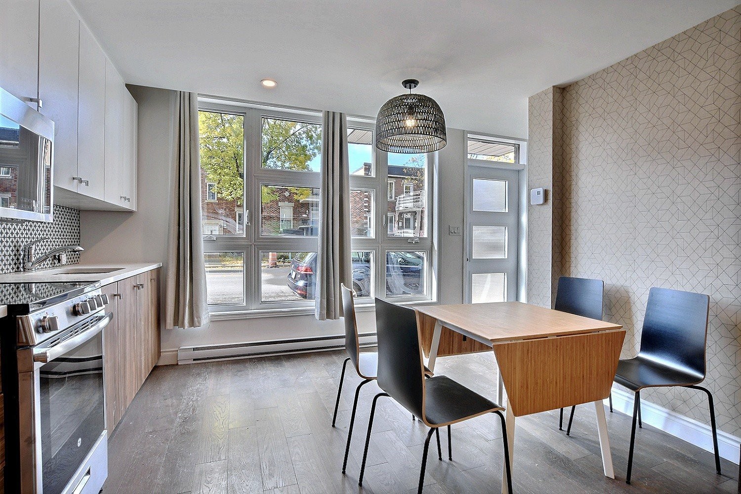 









2101

 - 2105


Rue Everett

,
Montréal (Villeray/Saint-Michel/Parc-Extension),




QC
H2E1P6

