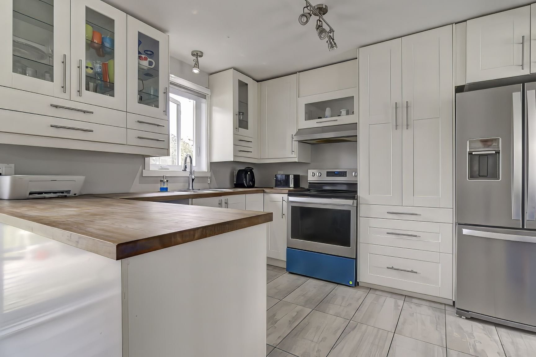 









2931


Rue Sébastien

,
Terrebonne (La Plaine),




QC
J7M2A1

