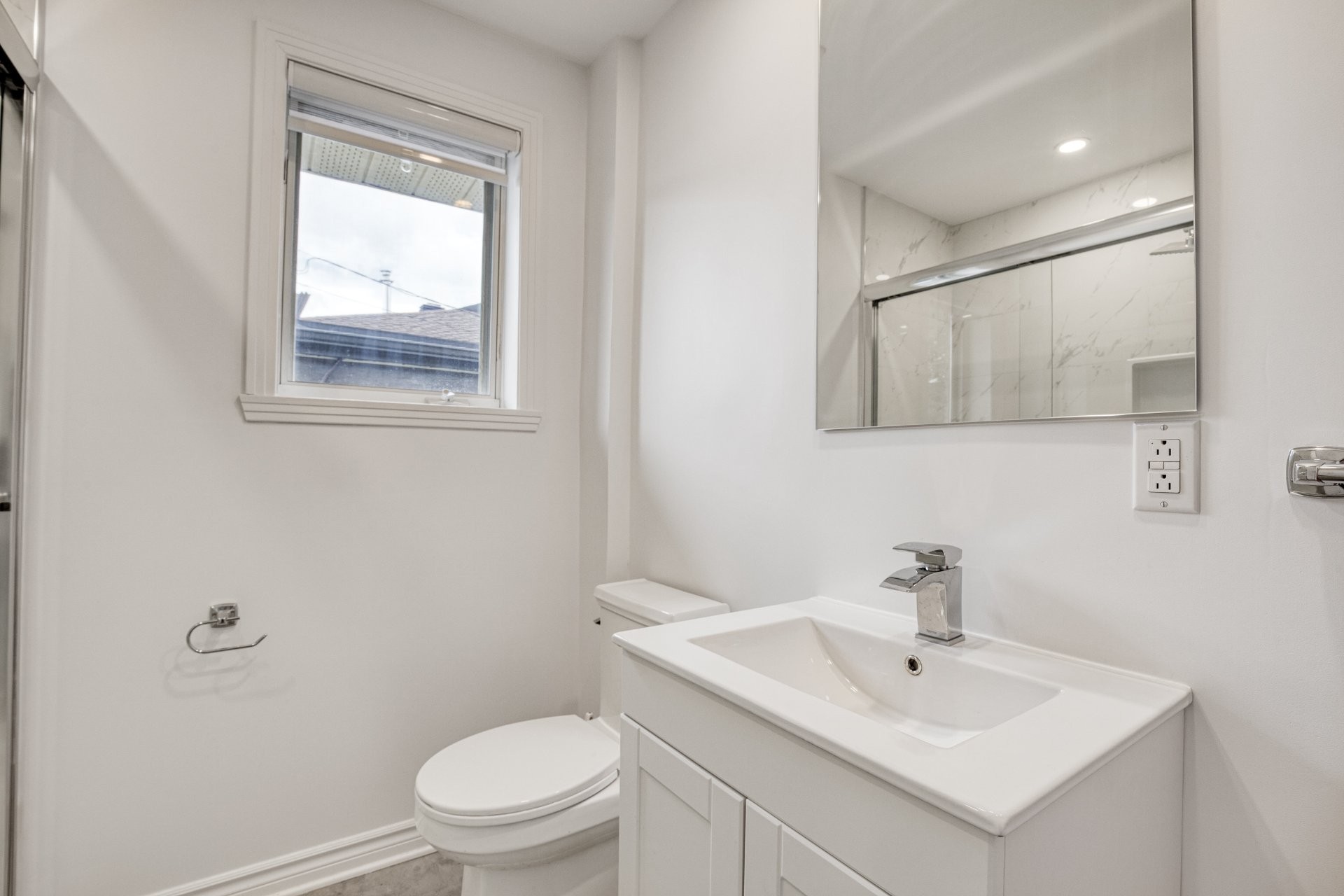 









250


Rue Montcalm

,
Saint-Jean-sur-Richelieu,




QC
J3B3N8

