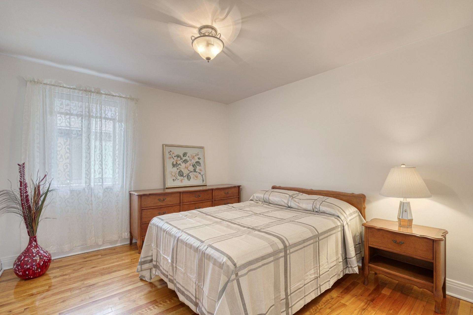 









250


Rue Montcalm

,
Saint-Jean-sur-Richelieu,




QC
J3B3N8

