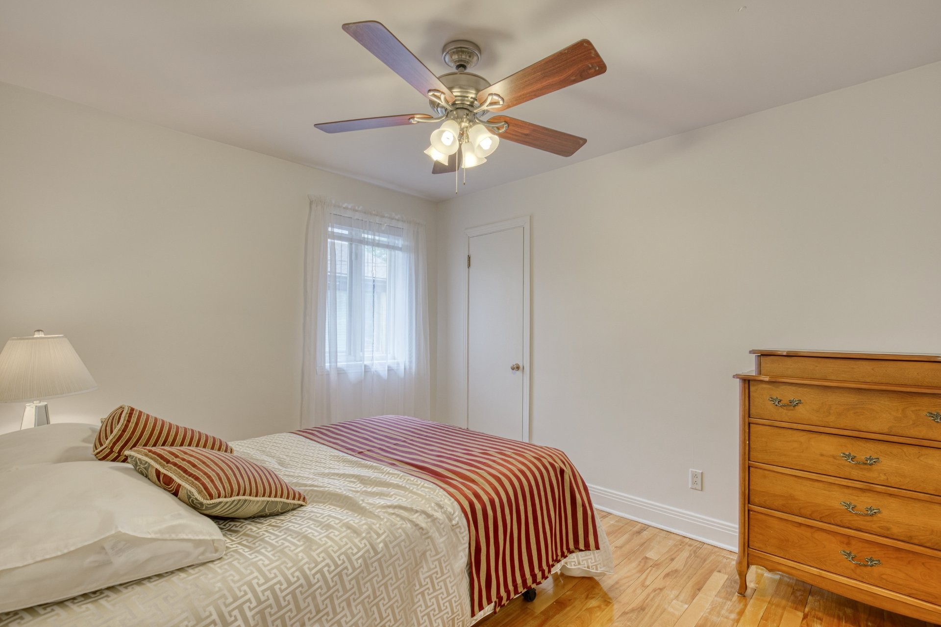 









250


Rue Montcalm

,
Saint-Jean-sur-Richelieu,




QC
J3B3N8

