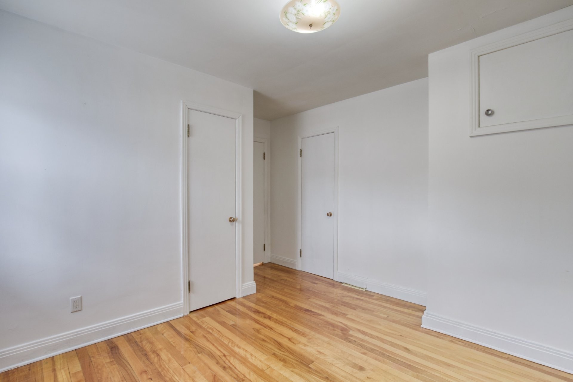 









250


Rue Montcalm

,
Saint-Jean-sur-Richelieu,




QC
J3B3N8

