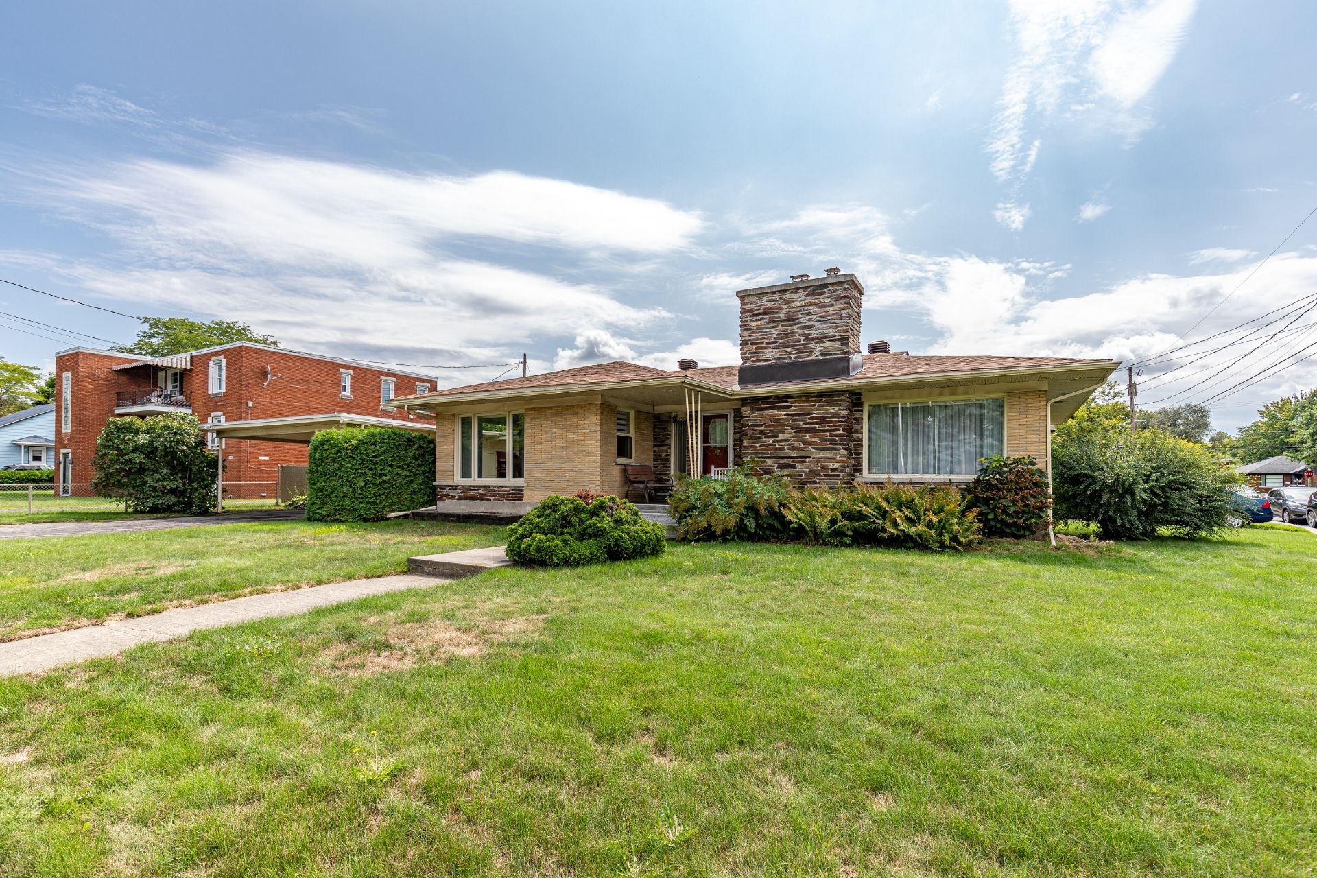 









250


Rue Montcalm

,
Saint-Jean-sur-Richelieu,




QC
J3B3N8

