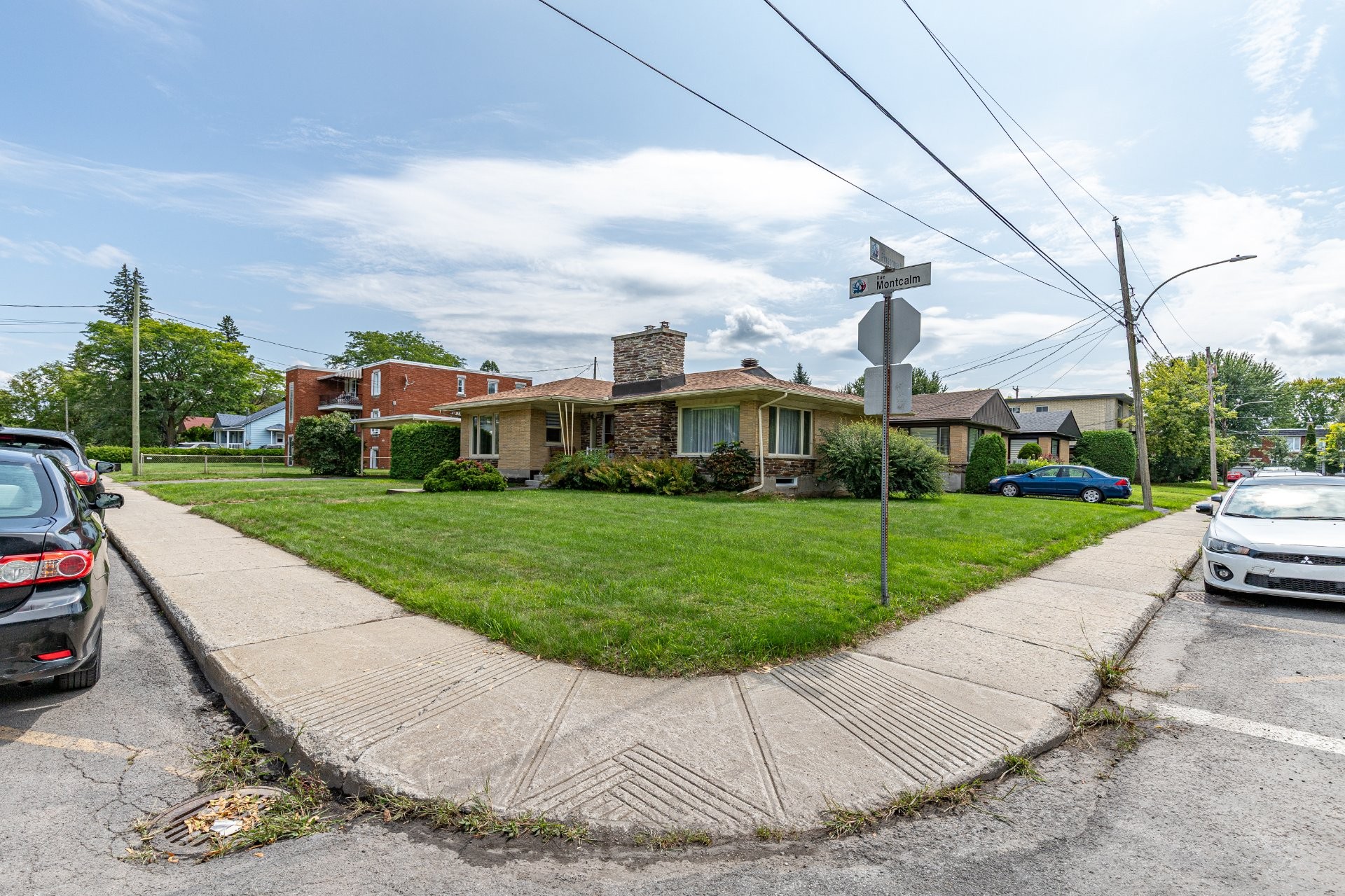 









250


Rue Montcalm

,
Saint-Jean-sur-Richelieu,




QC
J3B3N8

