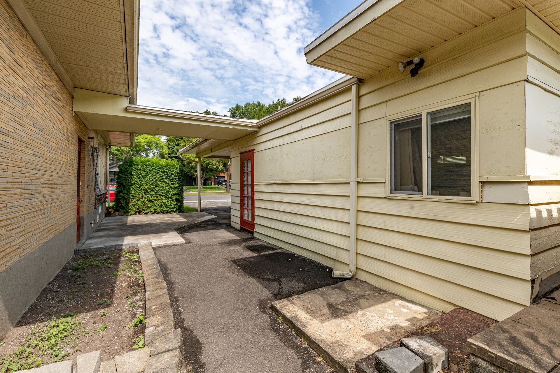 









250


Rue Montcalm

,
Saint-Jean-sur-Richelieu,




QC
J3B3N8

