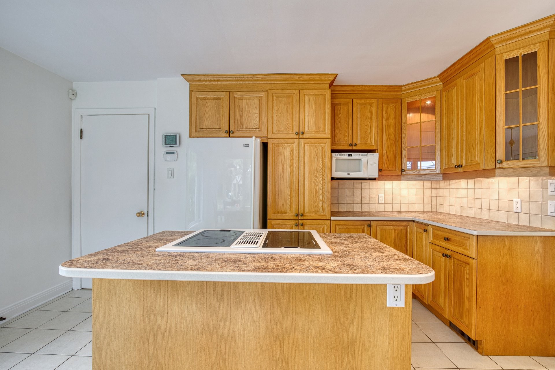 









250


Rue Montcalm

,
Saint-Jean-sur-Richelieu,




QC
J3B3N8

