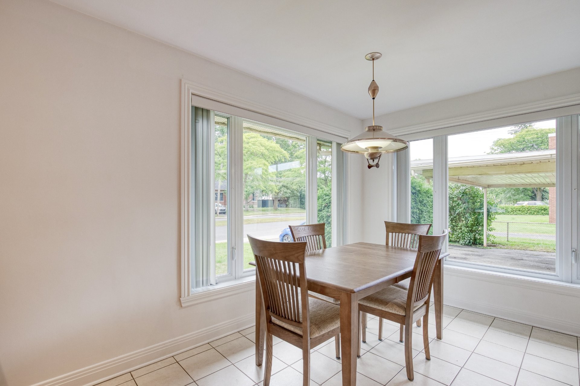 









250


Rue Montcalm

,
Saint-Jean-sur-Richelieu,




QC
J3B3N8

