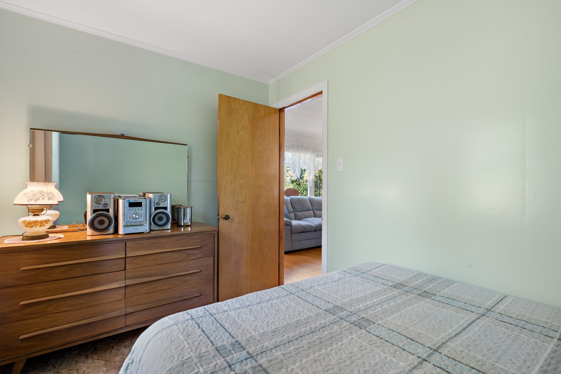 









2386


Rue St-Charles

,
Val-David,




QC
J0T2N0

