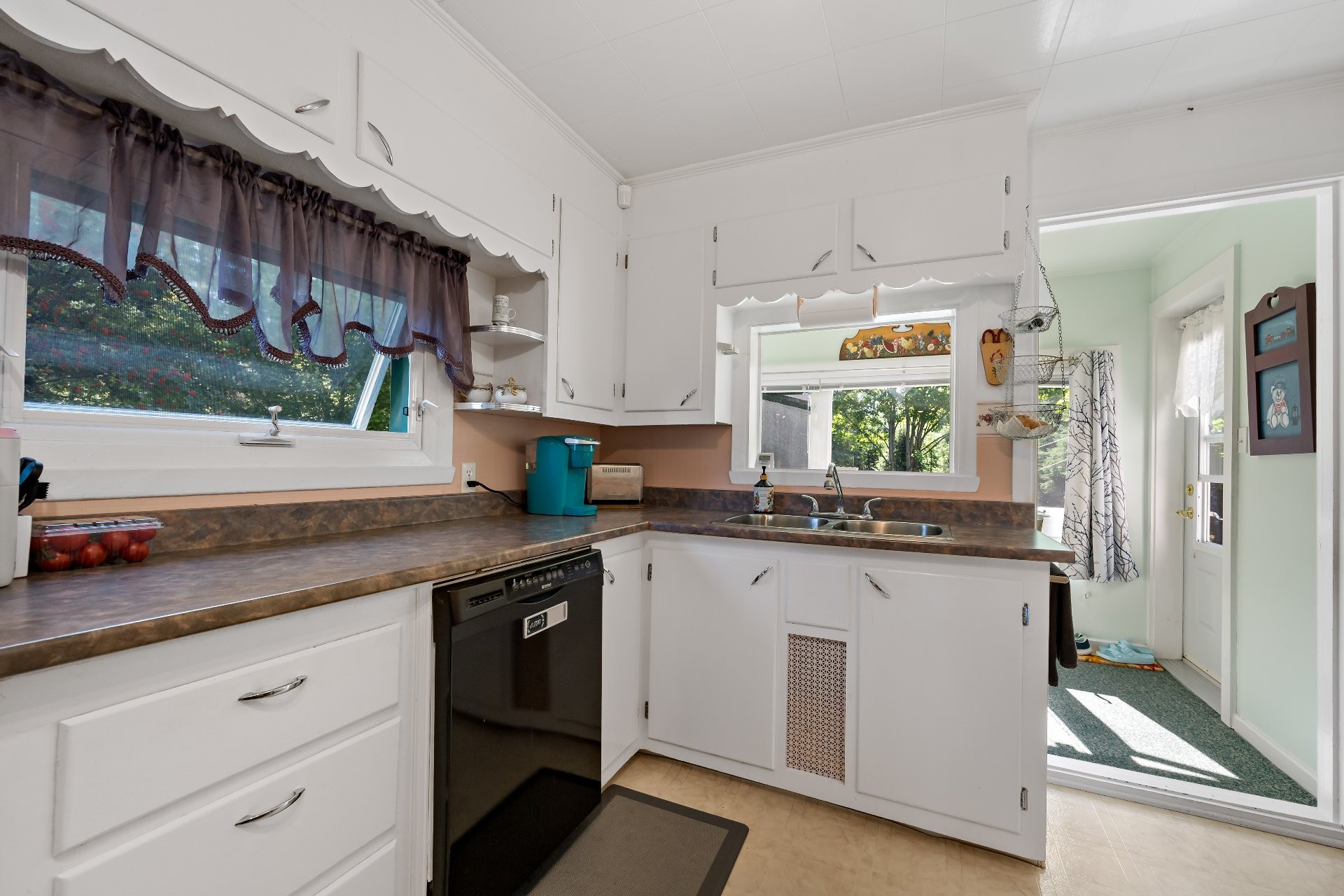 









2386


Rue St-Charles

,
Val-David,




QC
J0T2N0

