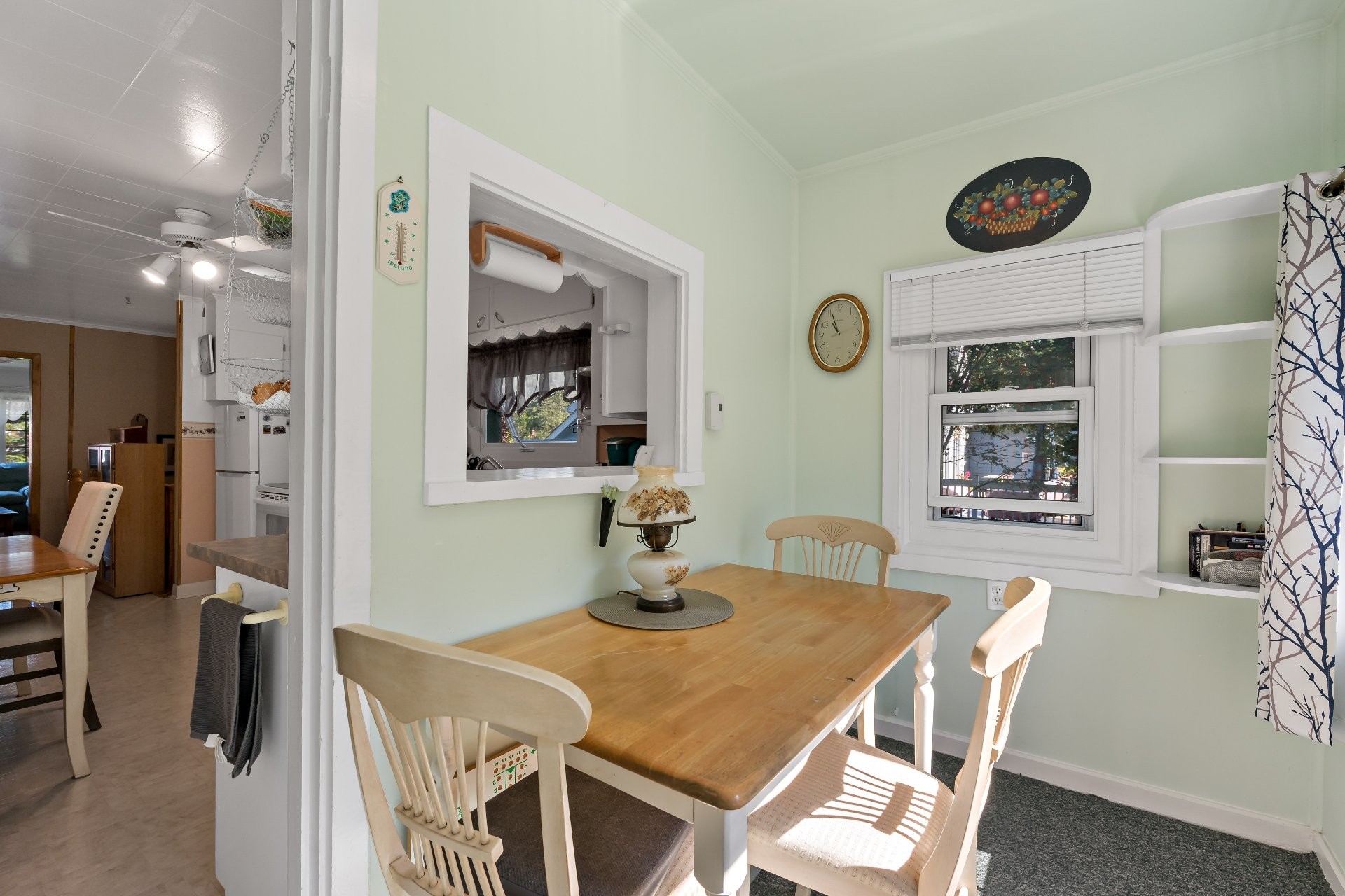 









2386


Rue St-Charles

,
Val-David,




QC
J0T2N0

