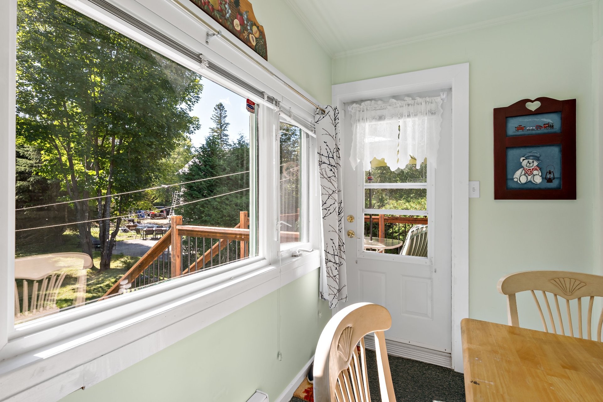 









2386


Rue St-Charles

,
Val-David,




QC
J0T2N0

