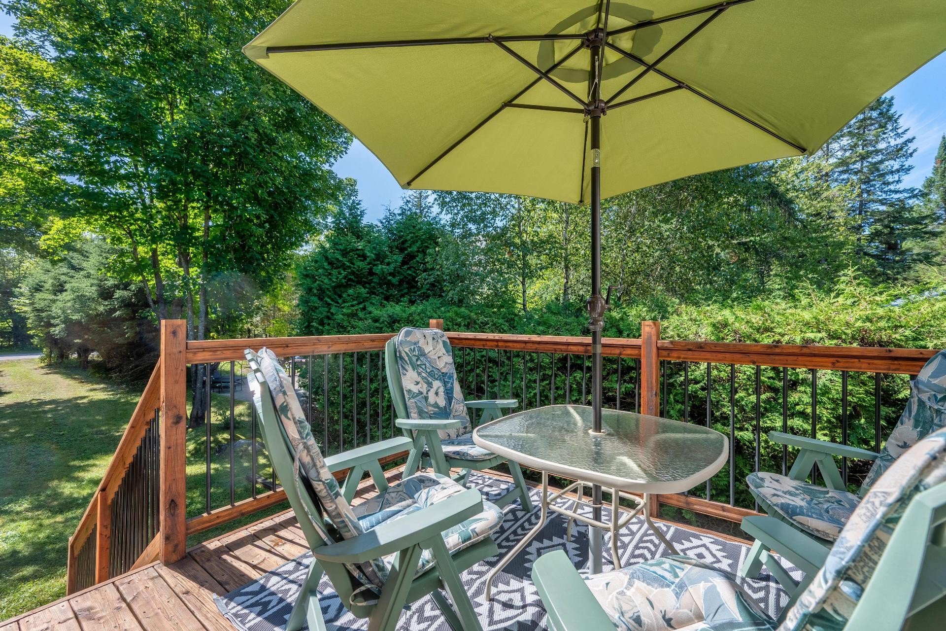 









2386


Rue St-Charles

,
Val-David,




QC
J0T2N0

