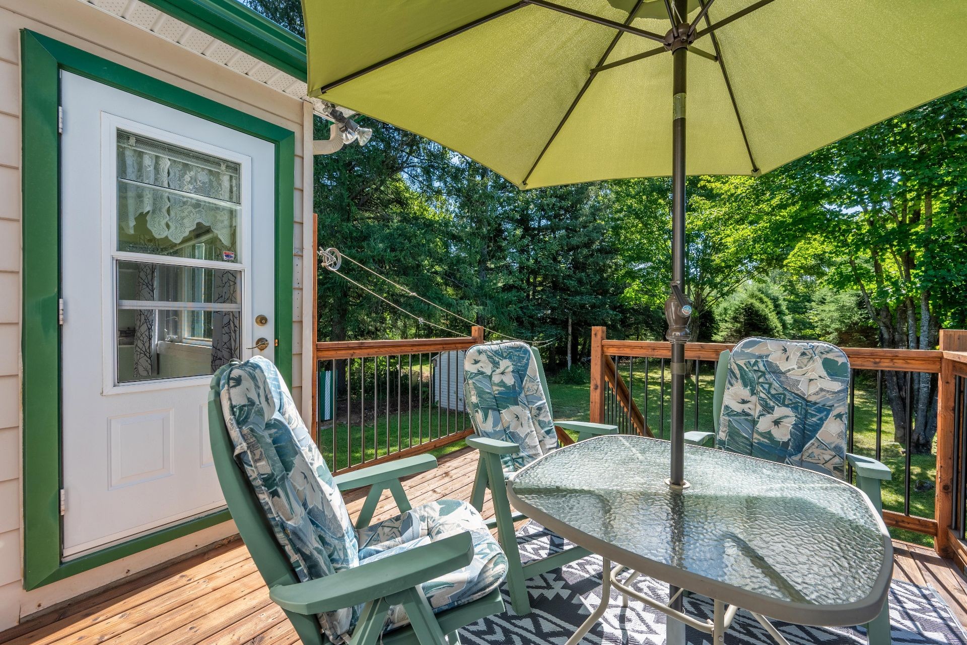 









2386


Rue St-Charles

,
Val-David,




QC
J0T2N0

