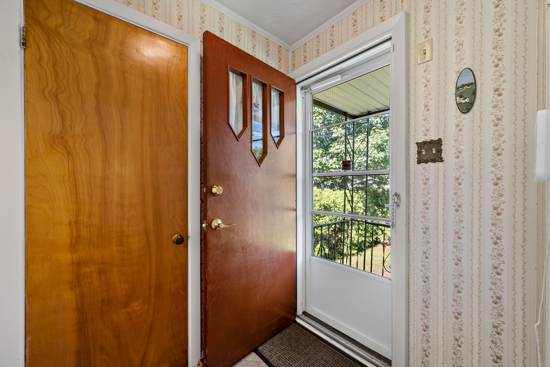 









2386


Rue St-Charles

,
Val-David,




QC
J0T2N0

