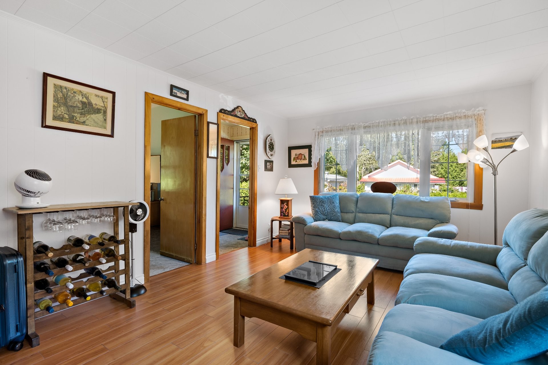 









2386


Rue St-Charles

,
Val-David,




QC
J0T2N0

