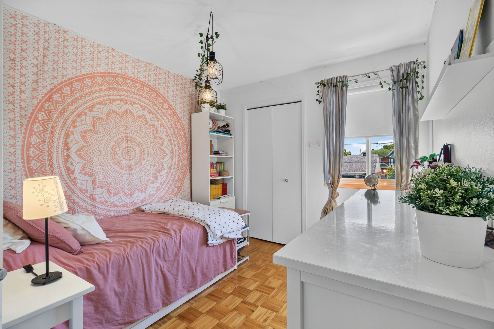 









7033


Rue Therrien

,
Longueuil (Saint-Hubert),




QC
J3Z1H3

