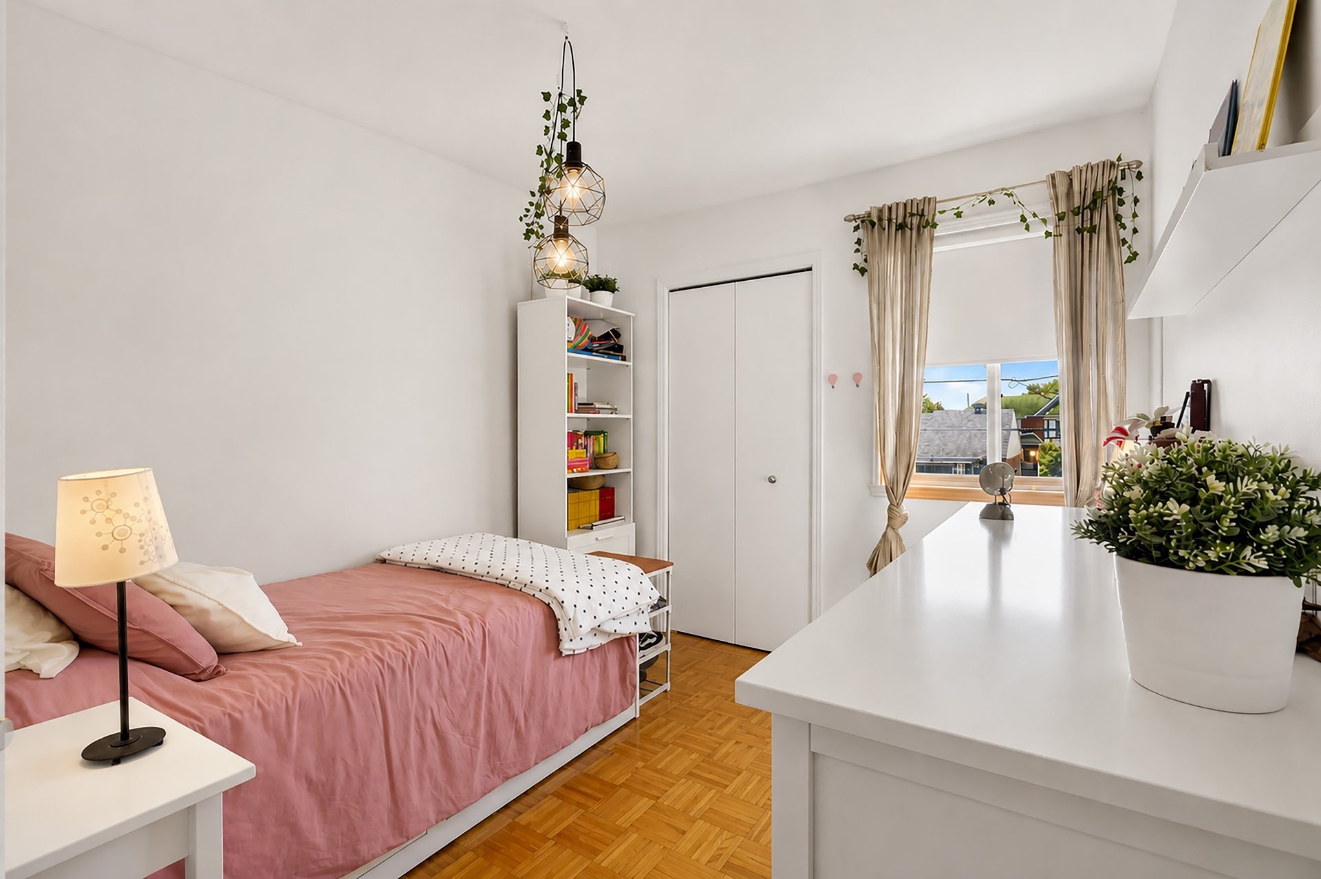 









7033


Rue Therrien

,
Longueuil (Saint-Hubert),




QC
J3Z1H3

