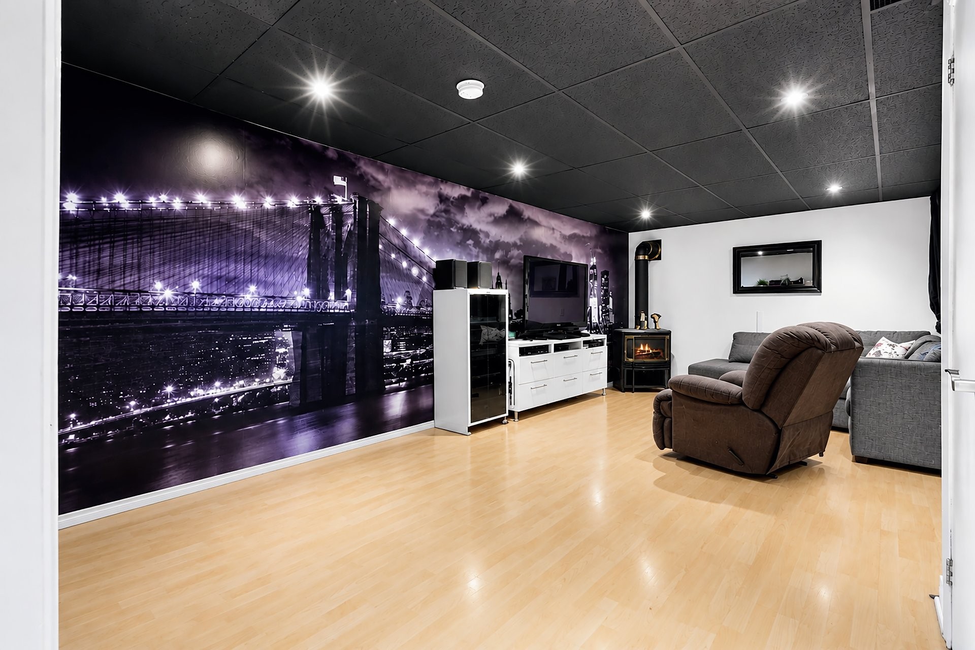 









7033


Rue Therrien

,
Longueuil (Saint-Hubert),




QC
J3Z1H3

