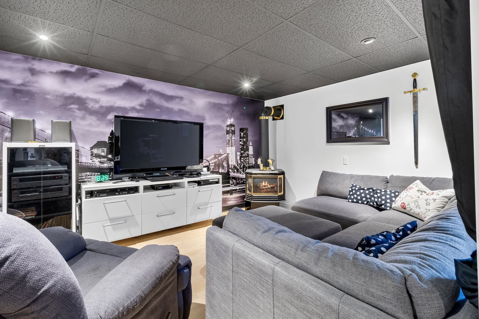 









7033


Rue Therrien

,
Longueuil (Saint-Hubert),




QC
J3Z1H3

