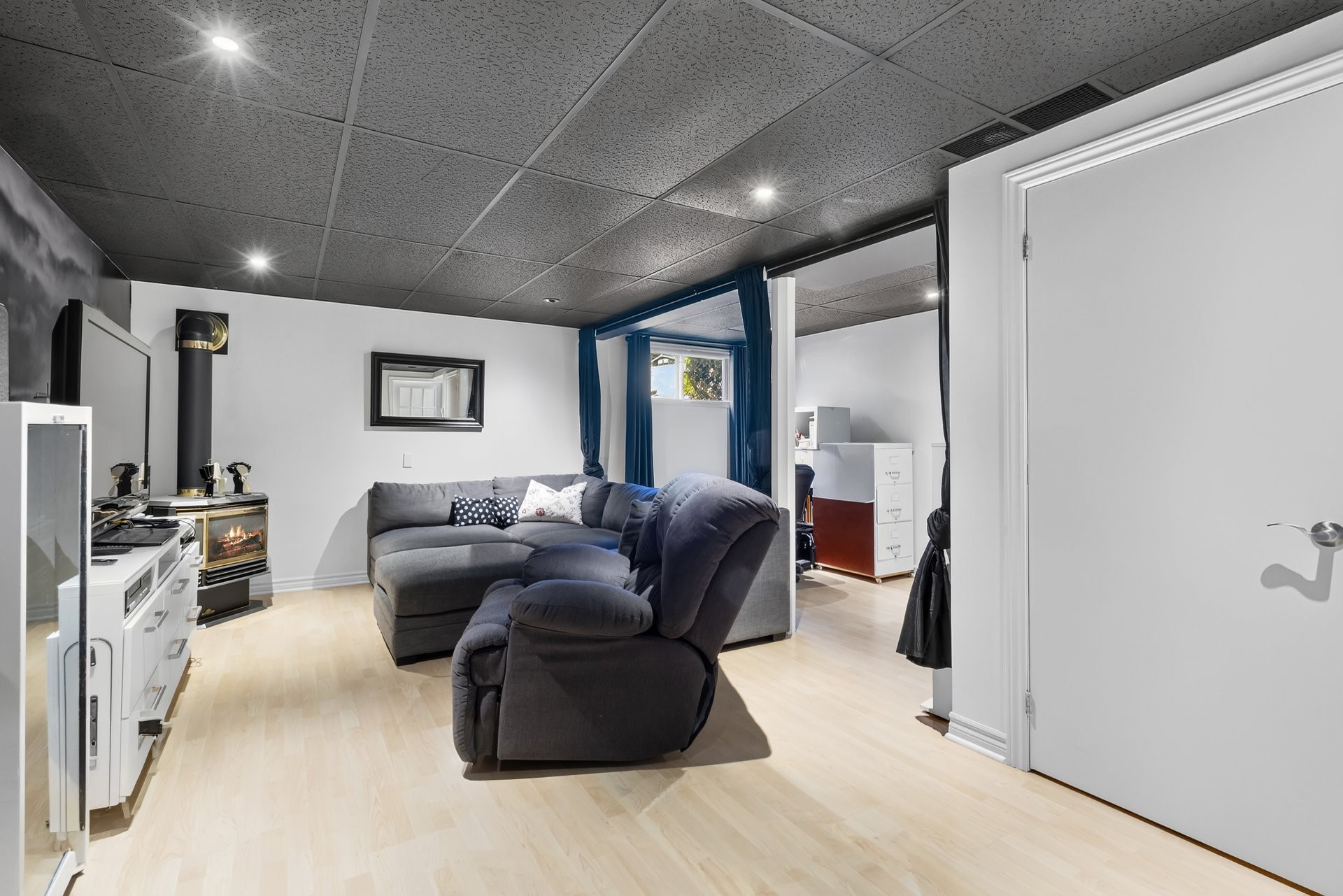 









7033


Rue Therrien

,
Longueuil (Saint-Hubert),




QC
J3Z1H3

