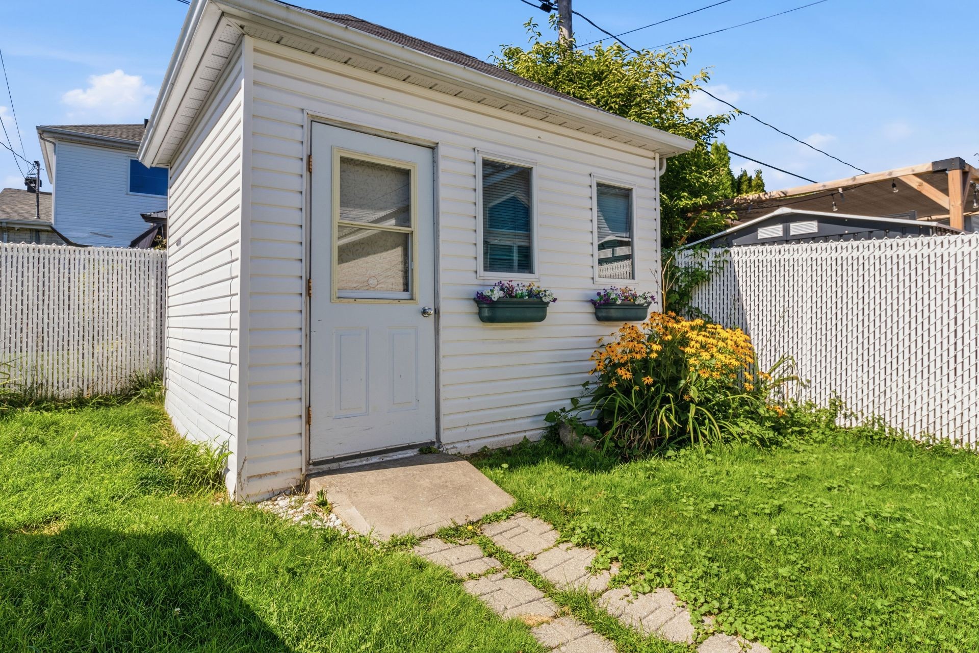 









7033


Rue Therrien

,
Longueuil (Saint-Hubert),




QC
J3Z1H3


