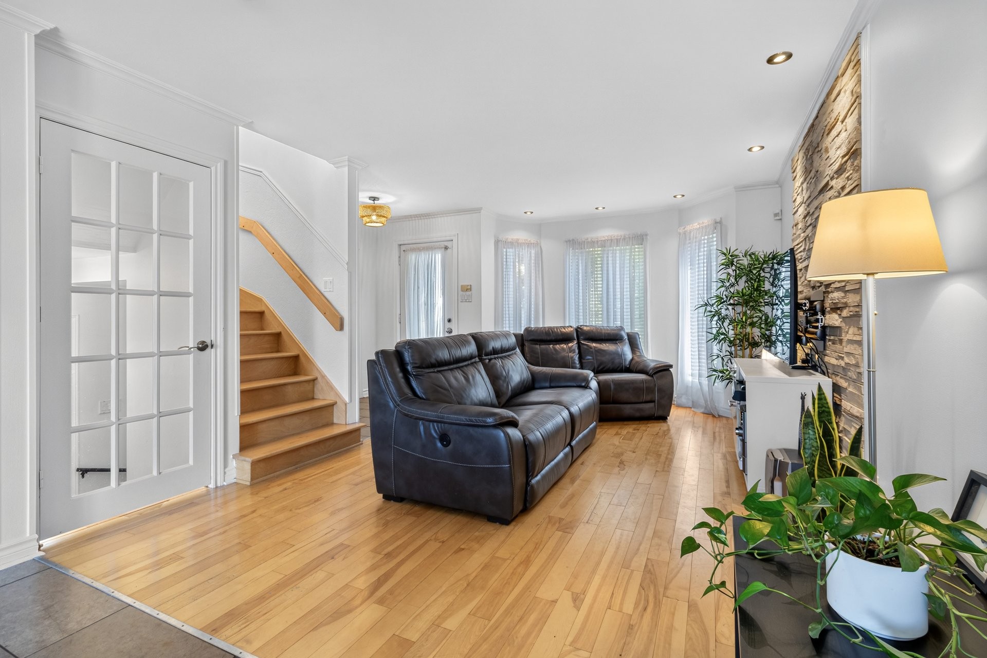









7033


Rue Therrien

,
Longueuil (Saint-Hubert),




QC
J3Z1H3

