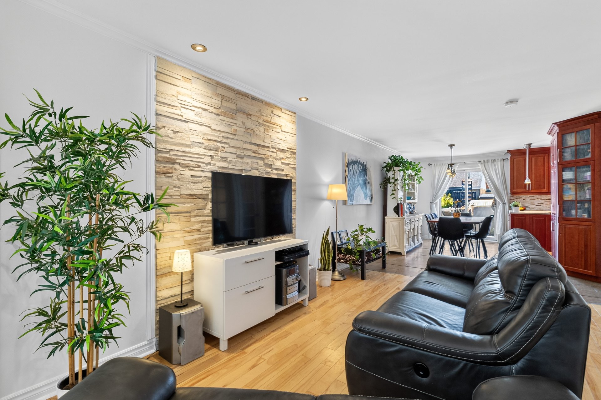 









7033


Rue Therrien

,
Longueuil (Saint-Hubert),




QC
J3Z1H3

