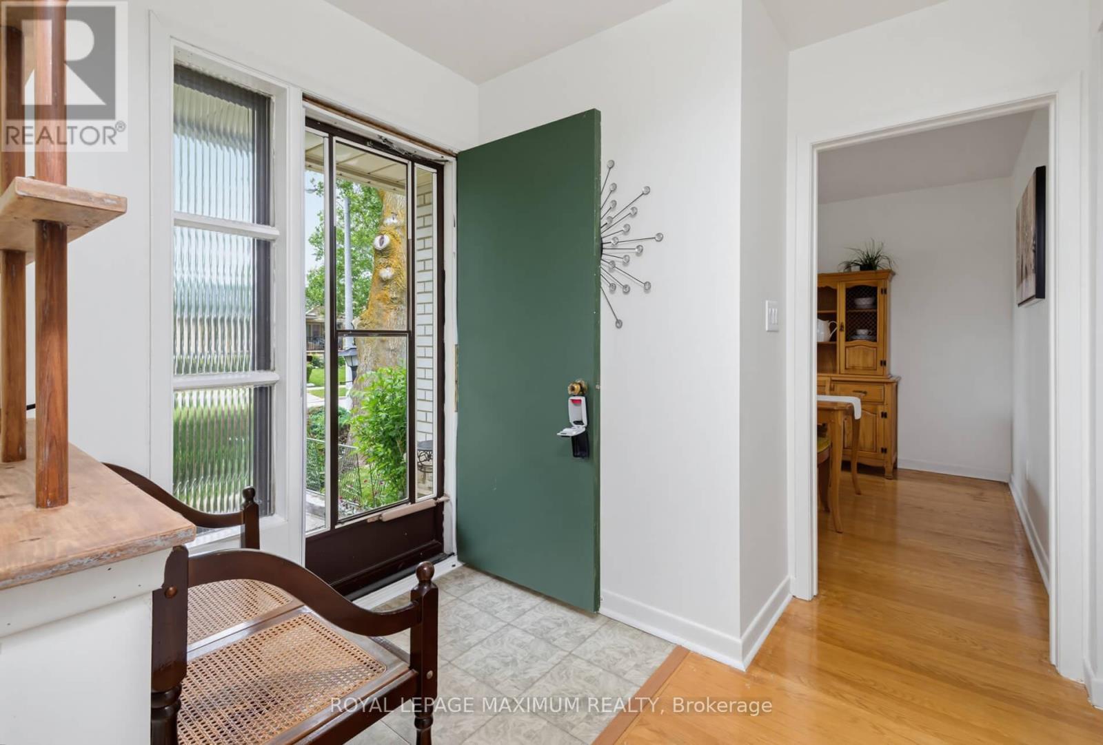 












41 STRATHAVON DRIVE

,
Toronto,




Ontario
M9V2H4


