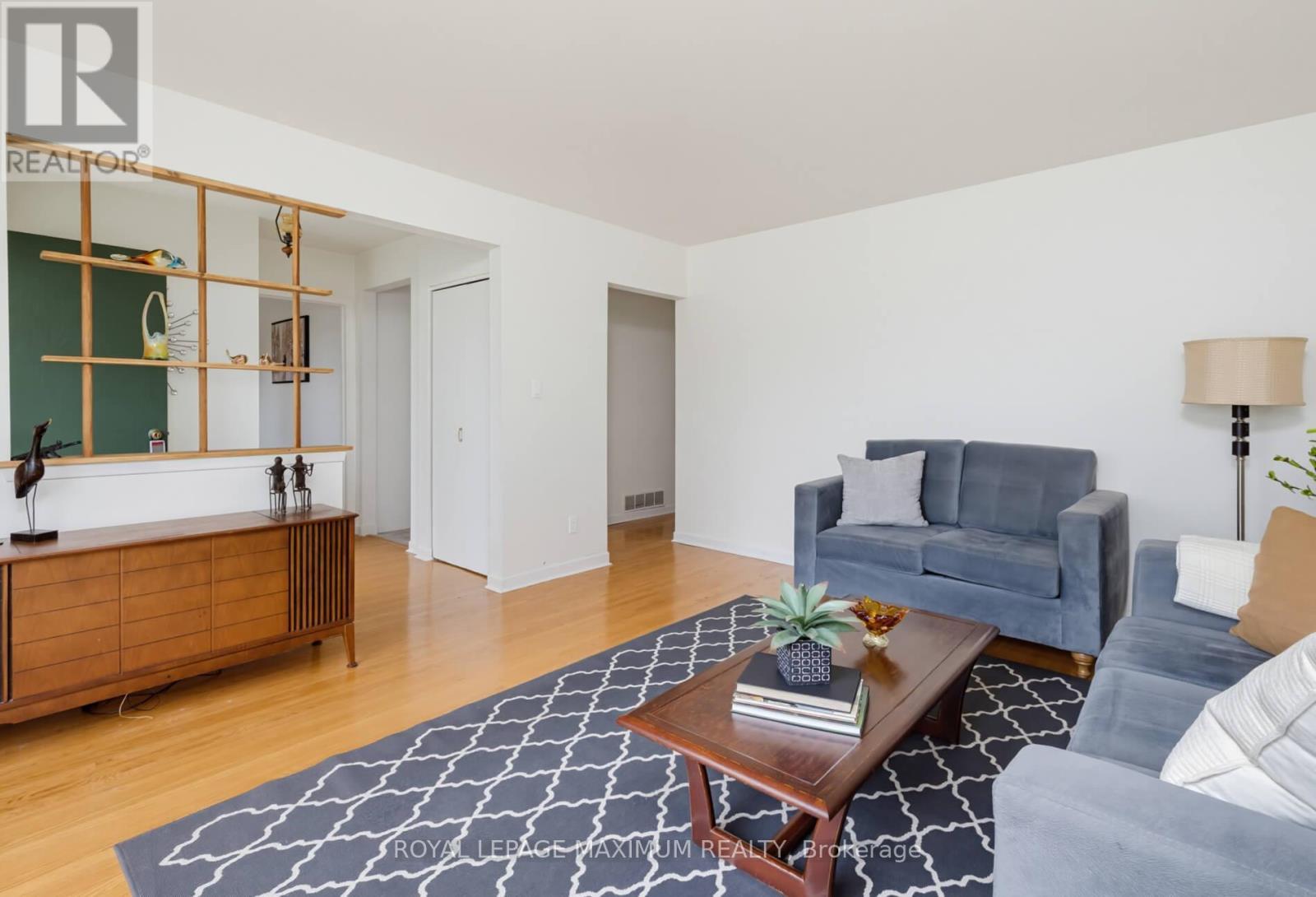 












41 STRATHAVON DRIVE

,
Toronto,




Ontario
M9V2H4

