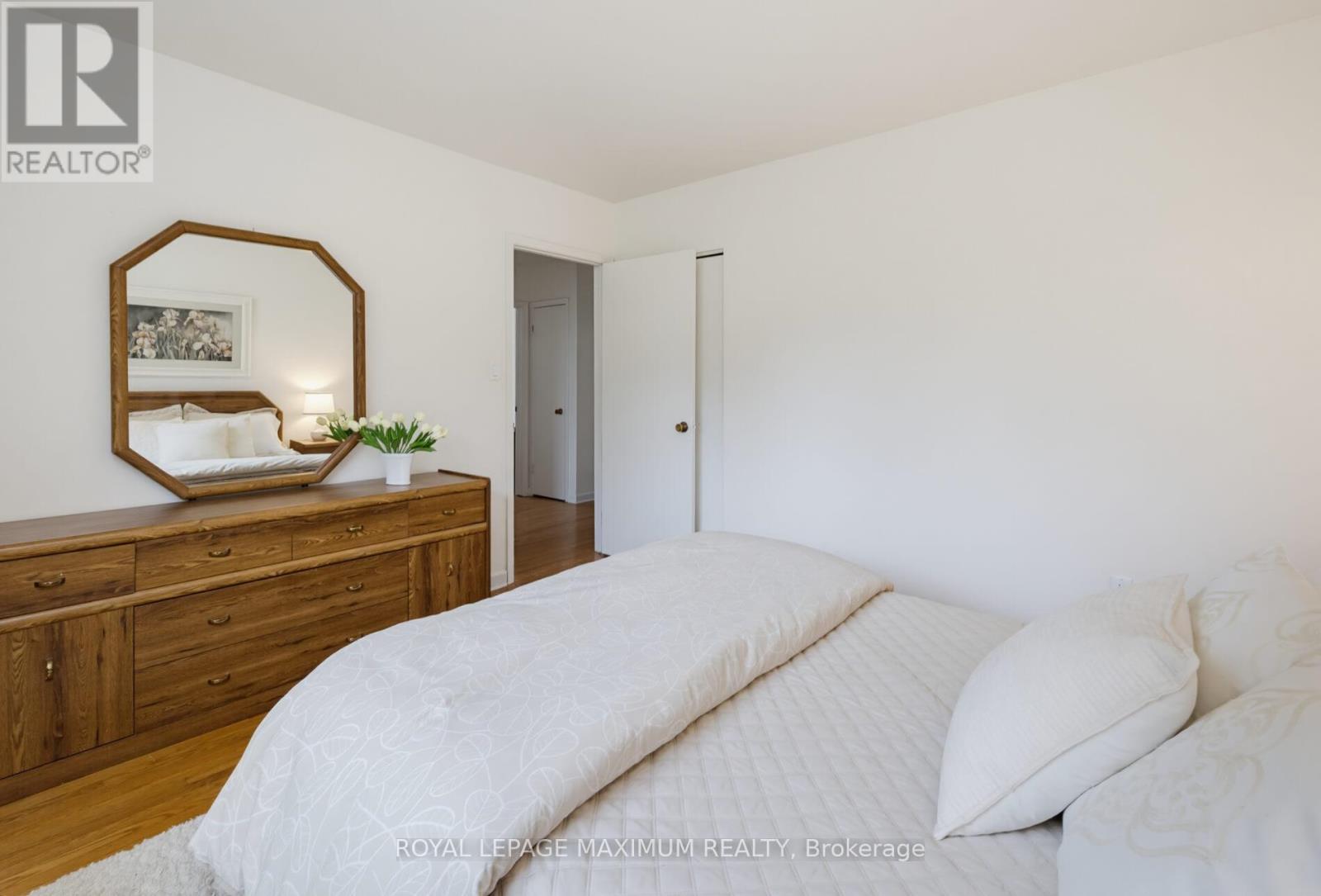












41 STRATHAVON DRIVE

,
Toronto,




Ontario
M9V2H4

