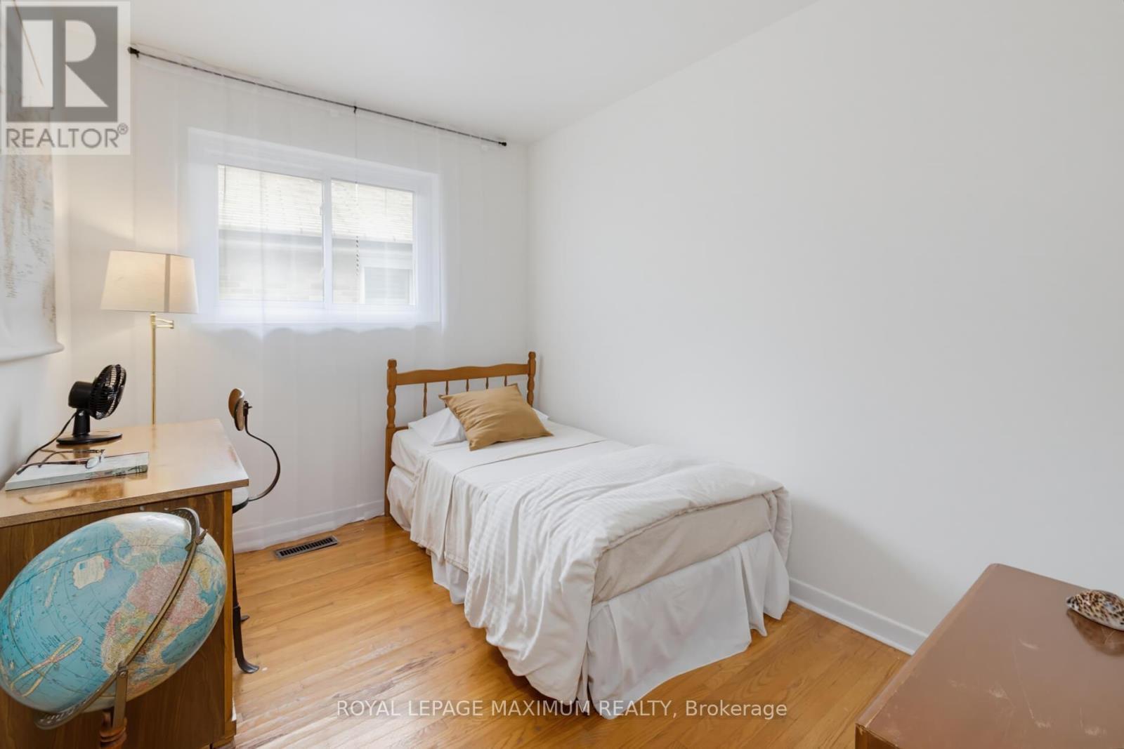 












41 STRATHAVON DRIVE

,
Toronto,




Ontario
M9V2H4

