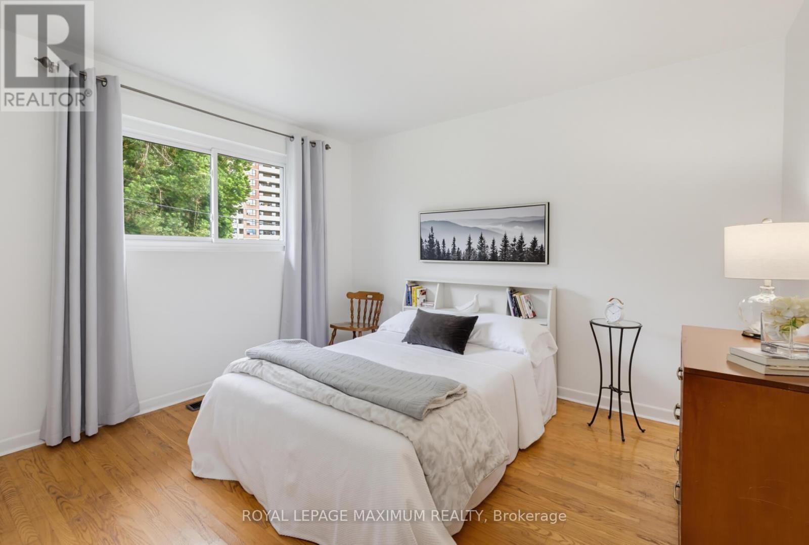 












41 STRATHAVON DRIVE

,
Toronto,




Ontario
M9V2H4

