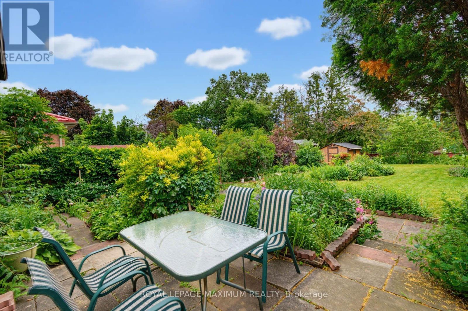 












41 STRATHAVON DRIVE

,
Toronto,




Ontario
M9V2H4

