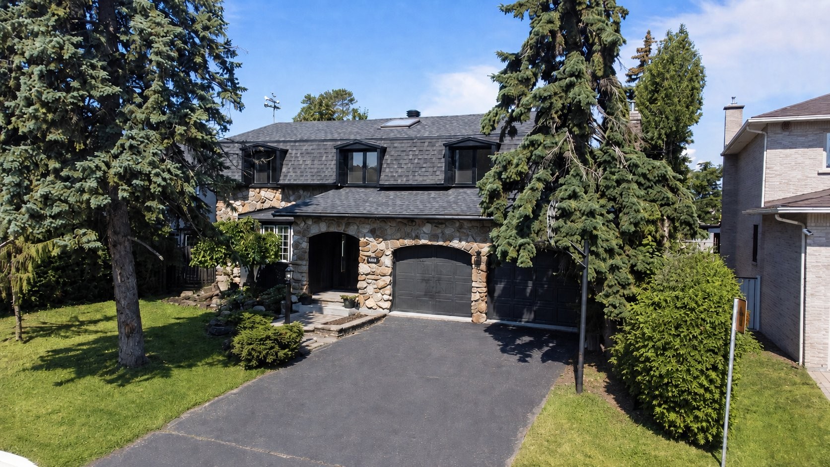 









13291


Rue de Bristol

,
Montréal (Pierrefonds-Roxboro),




QC
H9A2W3

