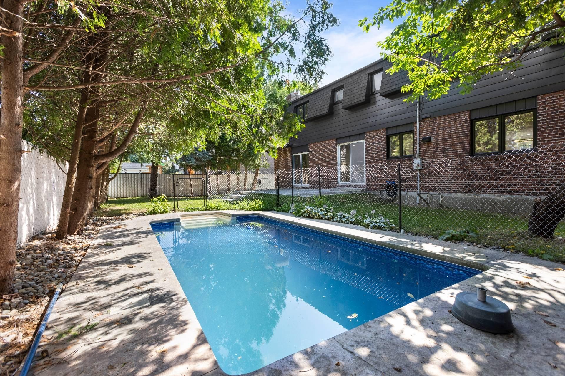 









13291


Rue de Bristol

,
Montréal (Pierrefonds-Roxboro),




QC
H9A2W3

