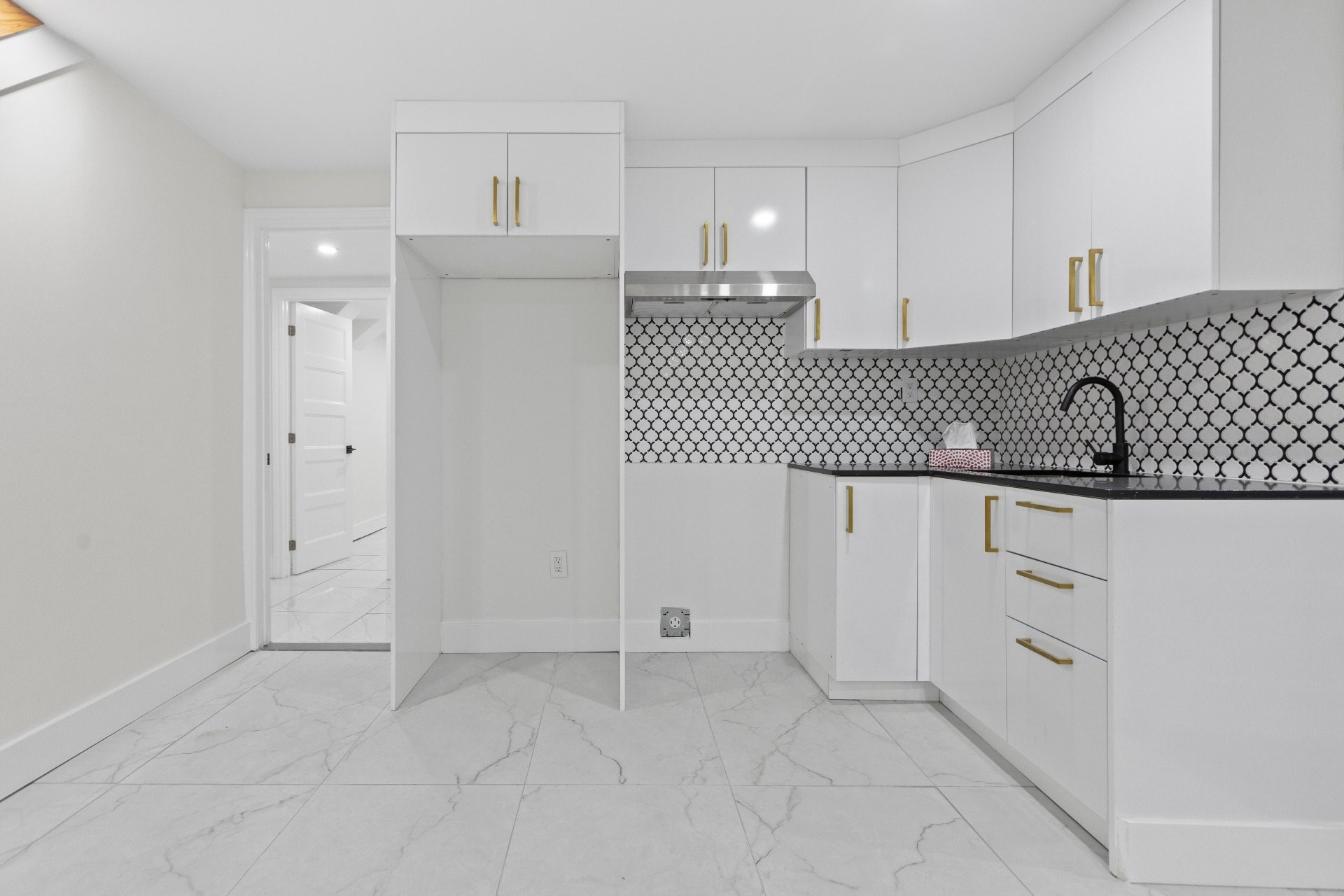 









13291


Rue de Bristol

,
Montréal (Pierrefonds-Roxboro),




QC
H9A2W3

