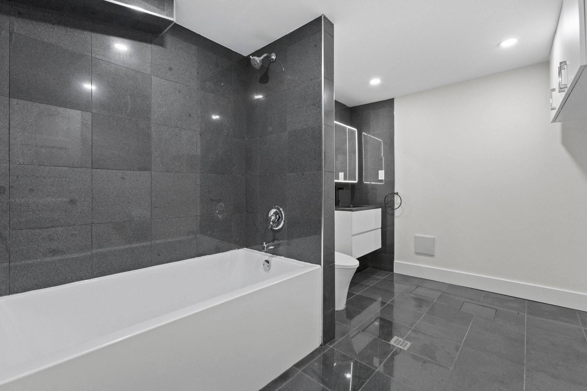 









13291


Rue de Bristol

,
Montréal (Pierrefonds-Roxboro),




QC
H9A2W3

