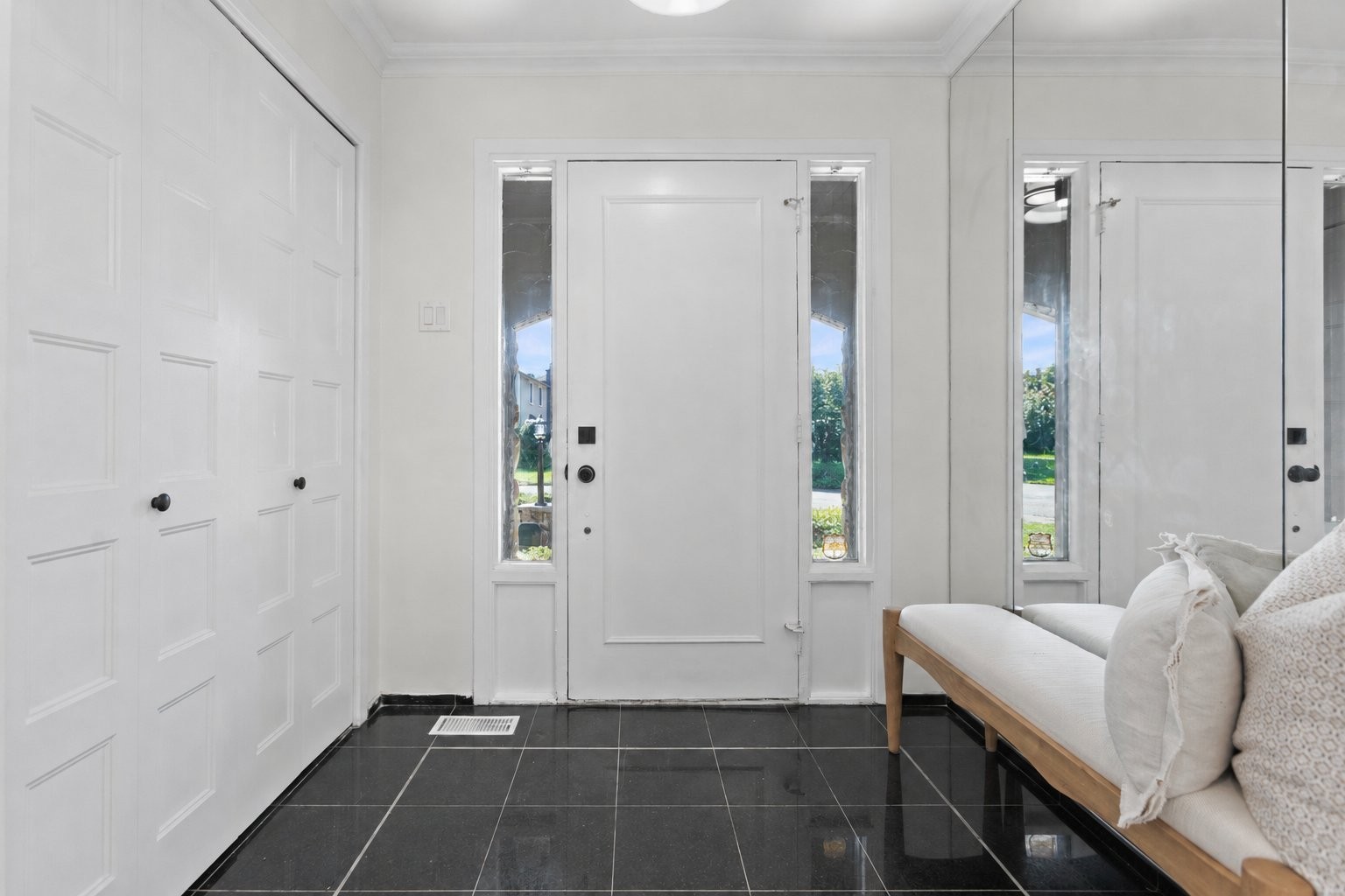 









13291


Rue de Bristol

,
Montréal (Pierrefonds-Roxboro),




QC
H9A2W3

