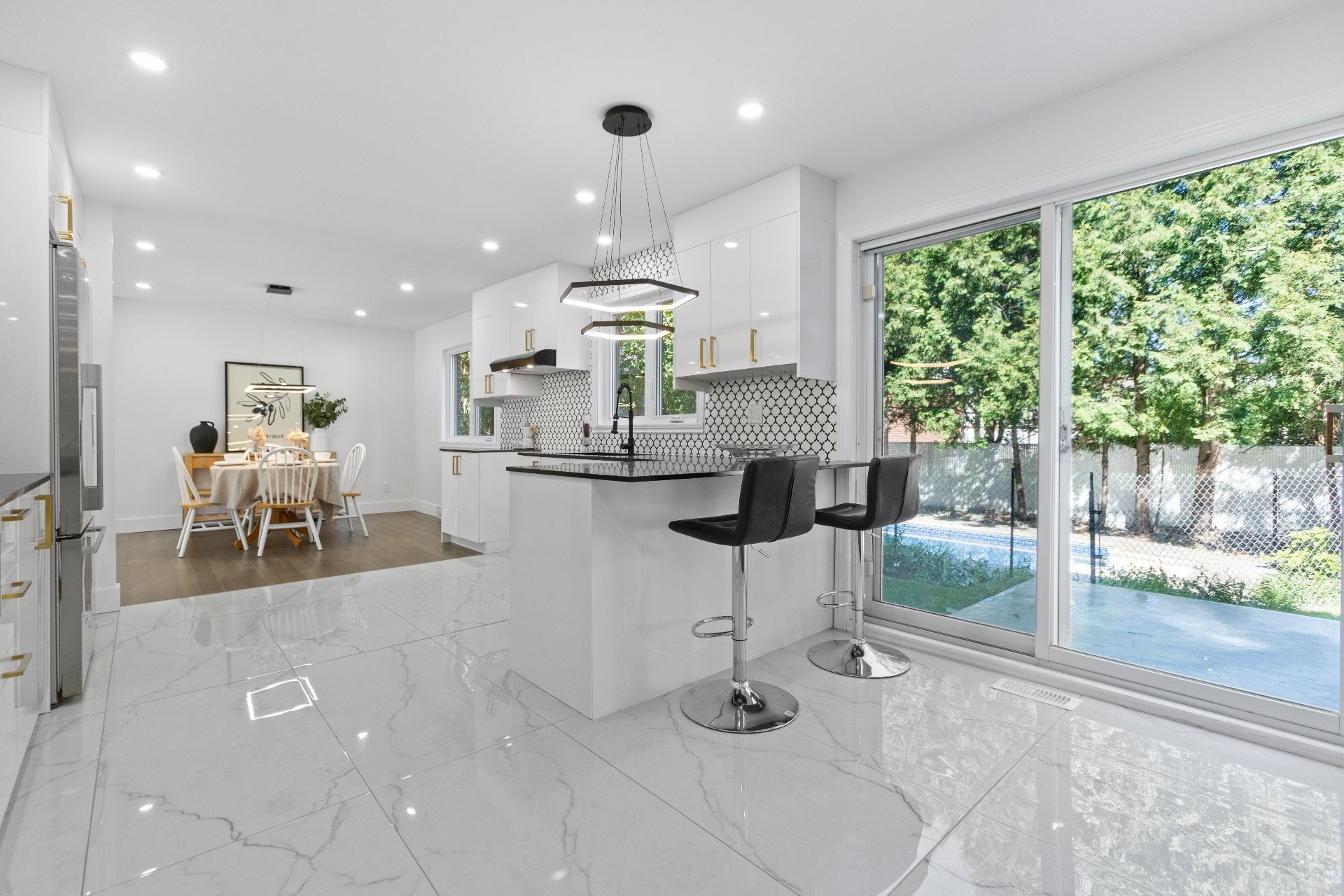 









13291


Rue de Bristol

,
Montréal (Pierrefonds-Roxboro),




QC
H9A2W3

