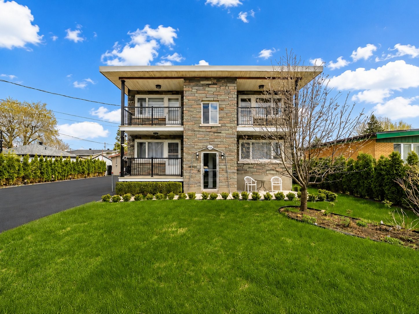 









2175


Rue Tremblay

,
Longueuil (Saint-Hubert),




QC
J3Y4B8

