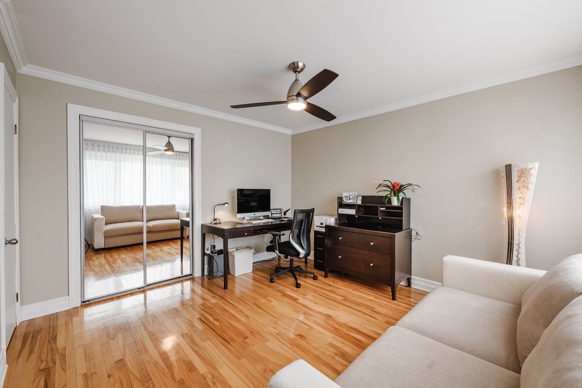 









2175


Rue Tremblay

,
Longueuil (Saint-Hubert),




QC
J3Y4B8

