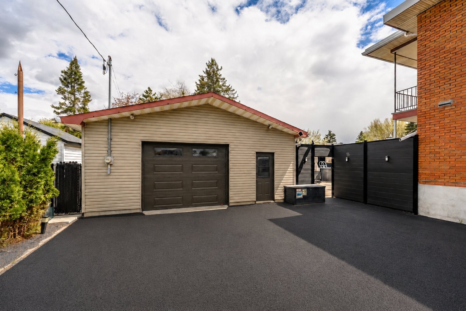 









2175


Rue Tremblay

,
Longueuil (Saint-Hubert),




QC
J3Y4B8

